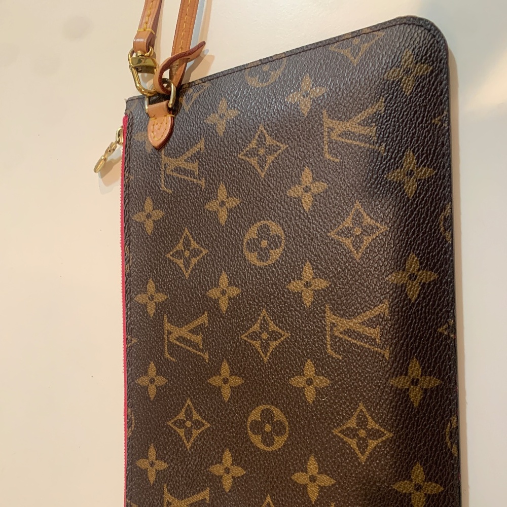 Authentic Louis Vuitton (LV)  Neverfull Pouchette PM Monogram Peony